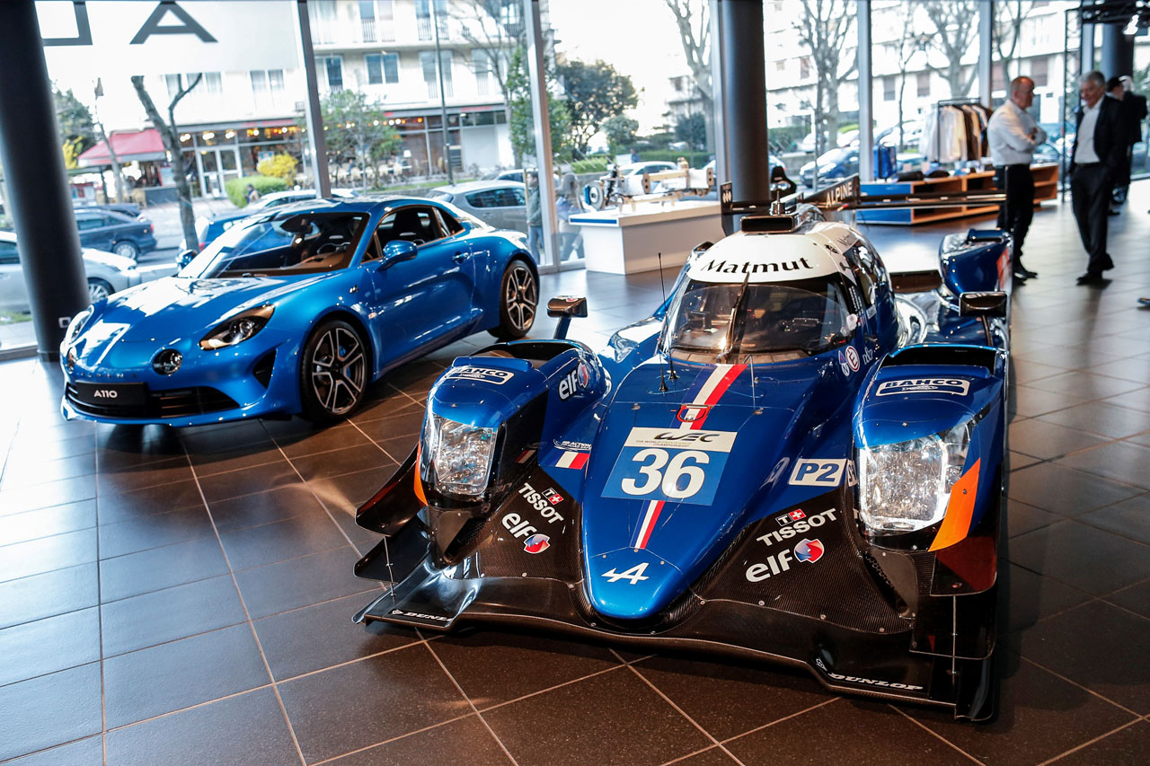 Eind dit jaar zullen Stam en Auto Munsterhuis Alpine vestigingen in Nederland openen.