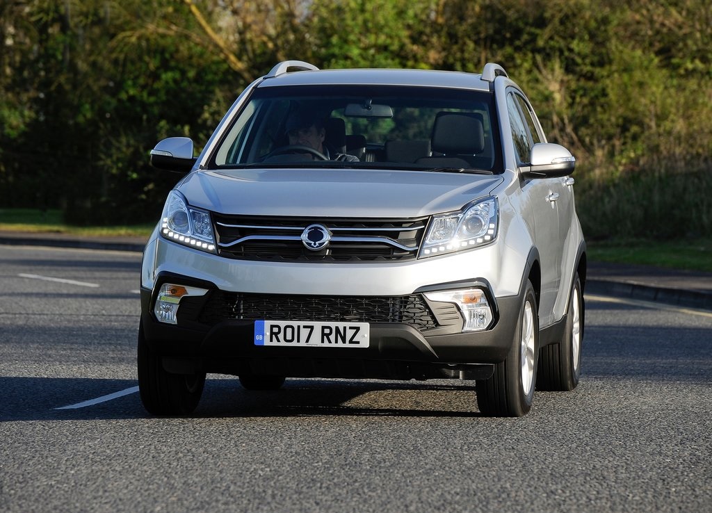 SsangYong voorziet de Korando voor de tweede keer van een facelift. De auto krijgt een nieuw front aangemeten en het uitrustingsaanbod wordt herzien.