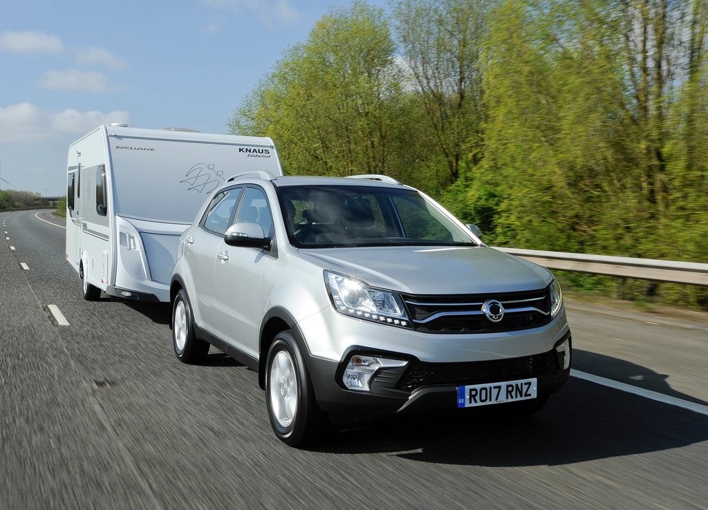 SsangYong voorziet de Korando voor de tweede keer van een facelift. De auto krijgt een nieuw front aangemeten en het uitrustingsaanbod wordt herzien.