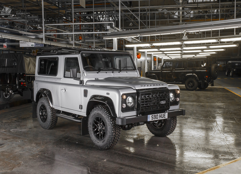 Land Rover zet het twee miljoenste exemplaar van de Defender op een voetstuk tijdens Goodwood Festival of Speed.