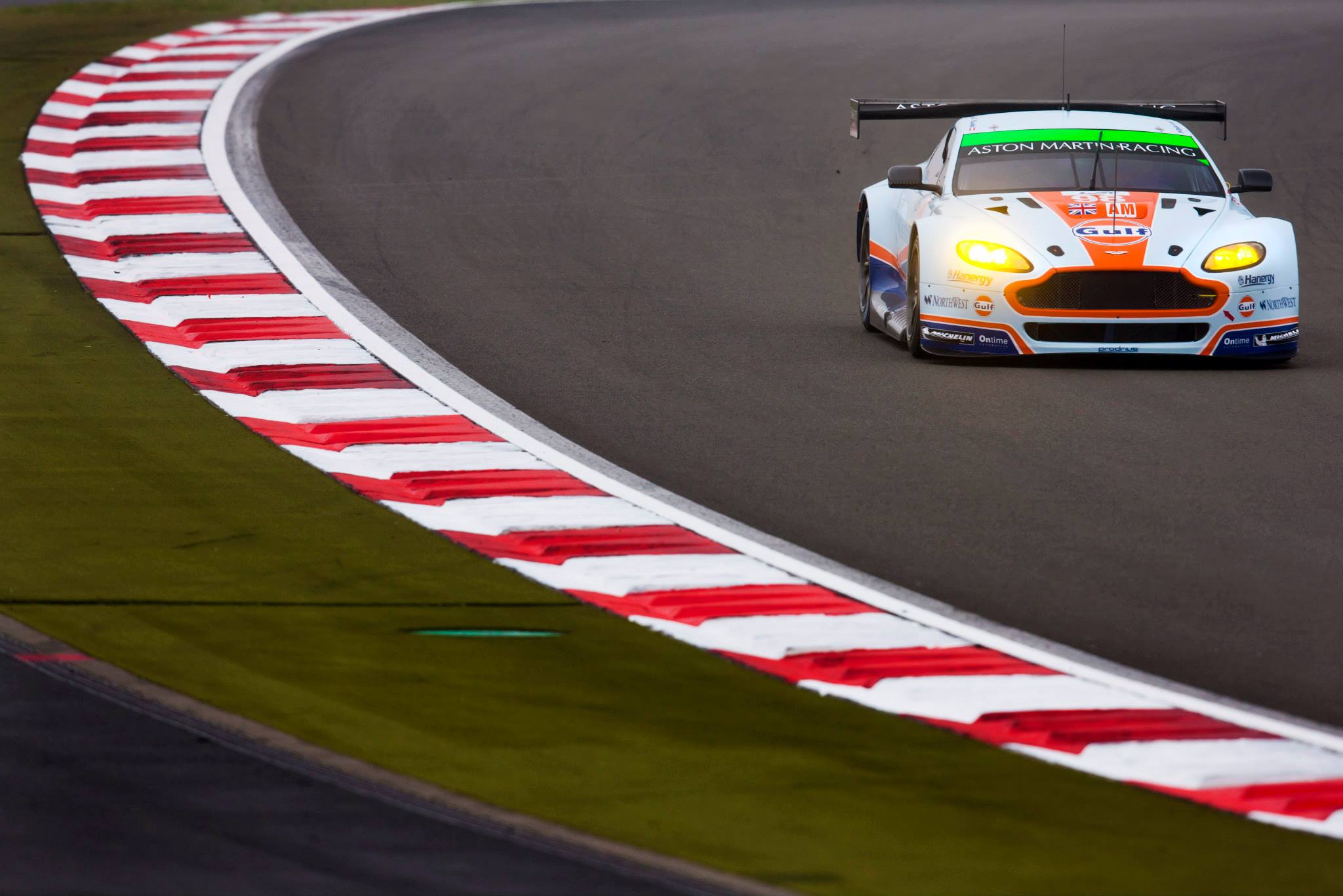 Na de teleurstelling tijdens de 24 Uren van Le Mans bleken de Zes uren van de Nrburgring ook zwaar voor Gulf en Aston Martin Racing.