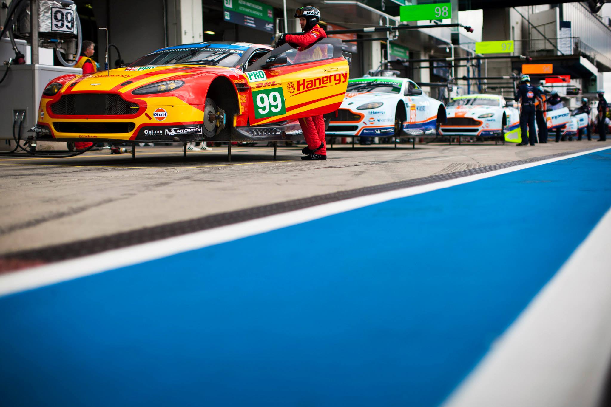 Na de teleurstelling tijdens de 24 Uren van Le Mans bleken de Zes uren van de Nrburgring ook zwaar voor Gulf en Aston Martin Racing.