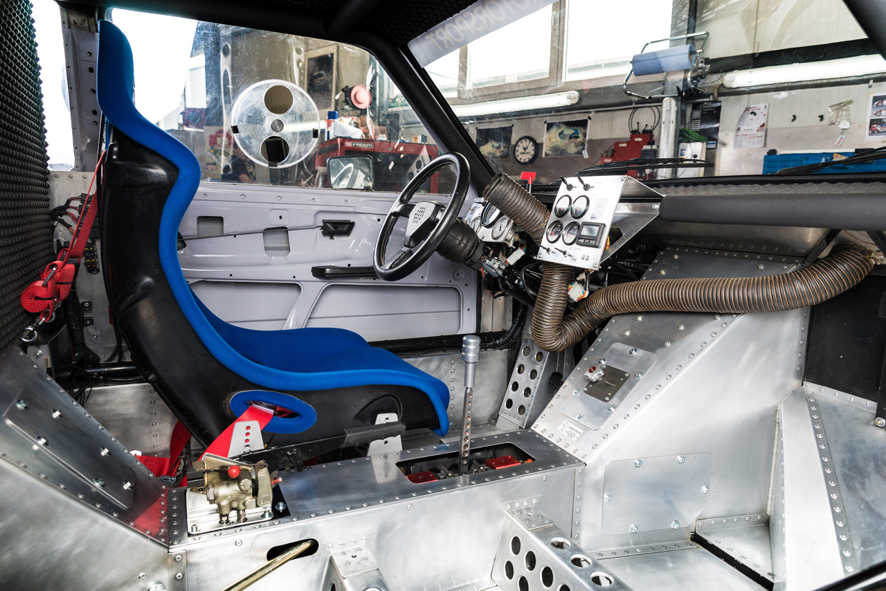 Een tweemotorige Volkswagen Golf komt dit jaar aan de start van de Pikes Peak heuvelklim.