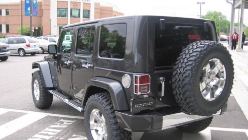 Het Chrysler concern meldt trots wat ze te bieden hebben op de SEMA-show in Las Vegas. Een aantal modellen zijn al de revue gepasseerd, maar er is meer. Wat te denken van een uitgedoste Jeep Wrangler 