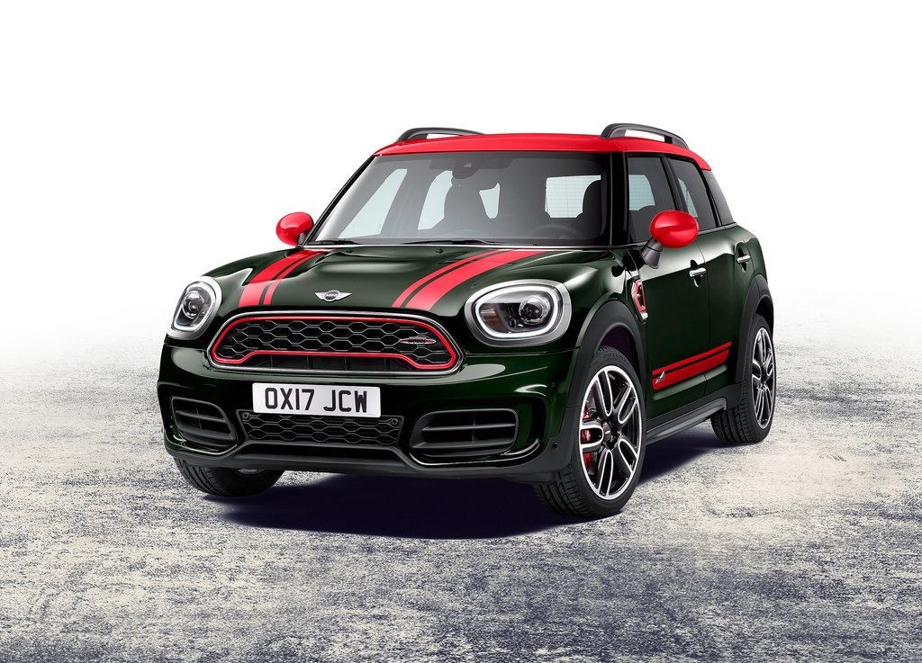 Mini onthult de sportieve uitvoering van de Countryman: de John Cooper Works. Ook dit sportmodel wordt bij ons in Nederland geproduceerd. De prijs is ook al bekend!