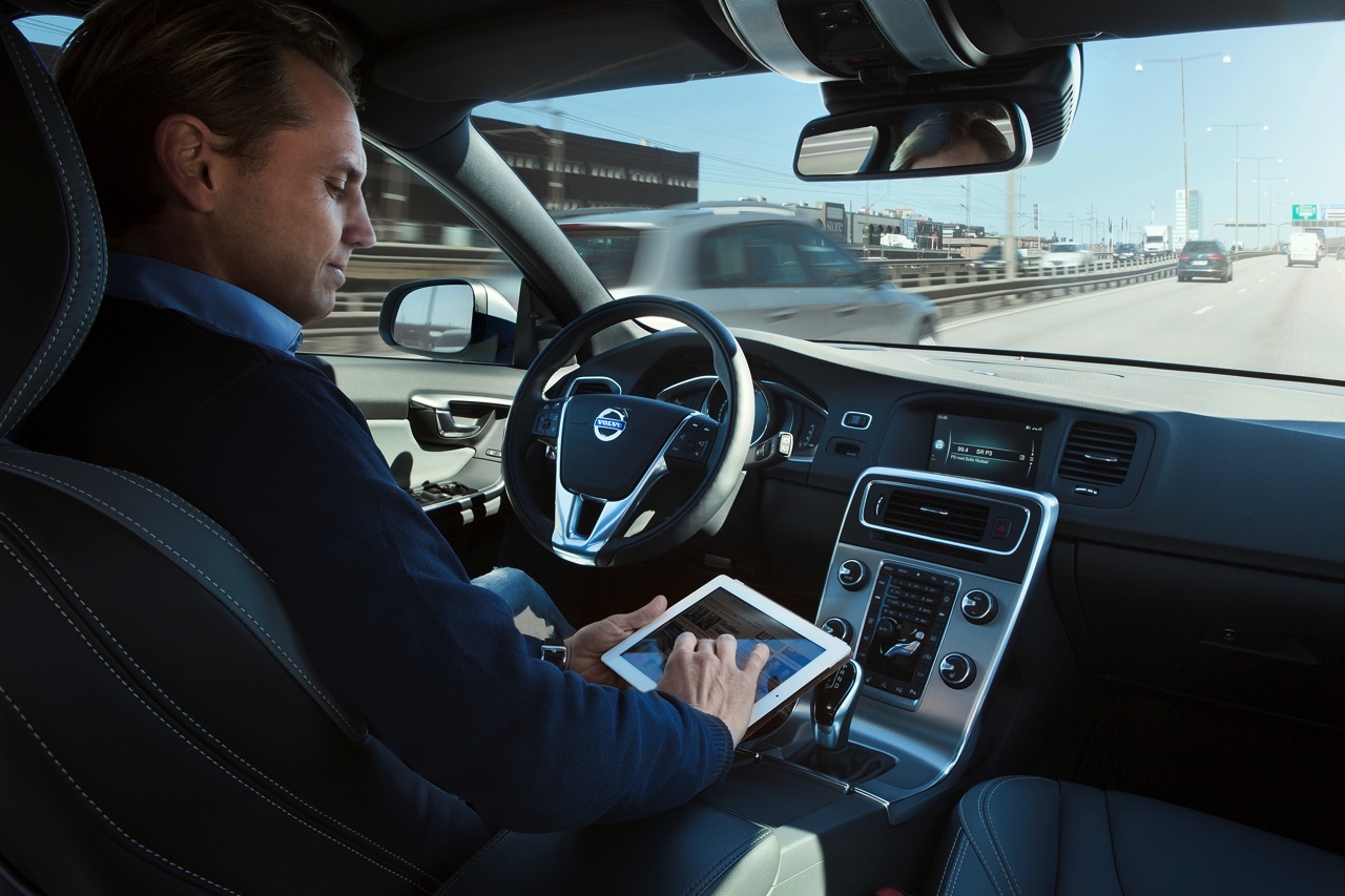 Dat de autonome auto eraan komt lijkt een feit. Maar wat houden de verschillende levels van autonoom rijden eigenlijk in? Tijd voor een uitleg.