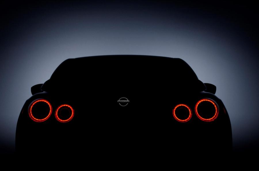 Nissan geeft de GT-R nog een 2016 update en presenteert de facelift op de New York Auto Show.