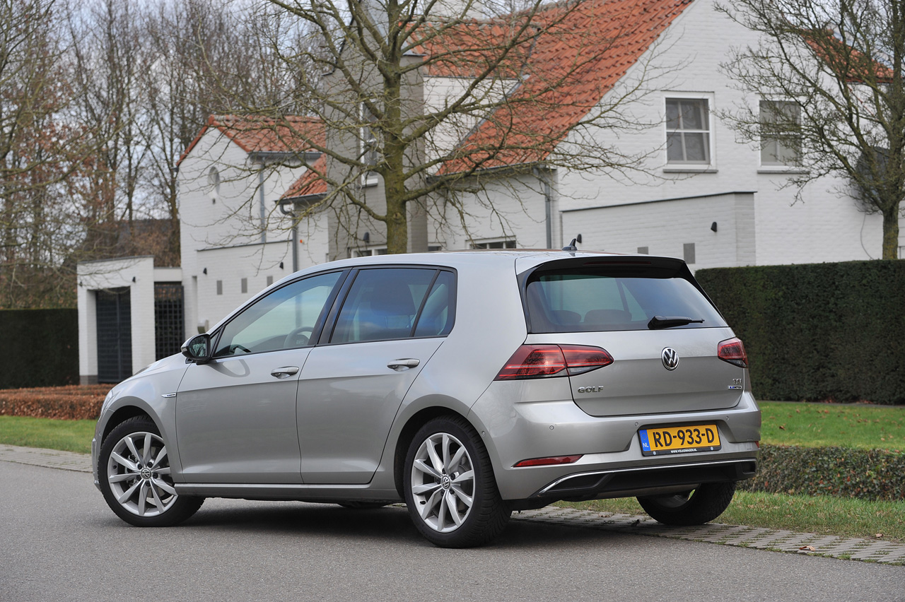 Volkswagen start met de levering van de nieuwe 1.5 TSI motor met cilinderuitschakeling en zeilfunctie in de Golf.