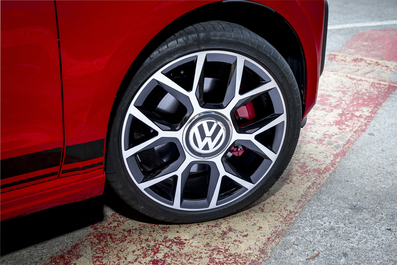 Volkswagen breidt de GTi-familie uit met de compacte Up! waarmee we in Zuid-Frankrijk een robbertje stuurden.