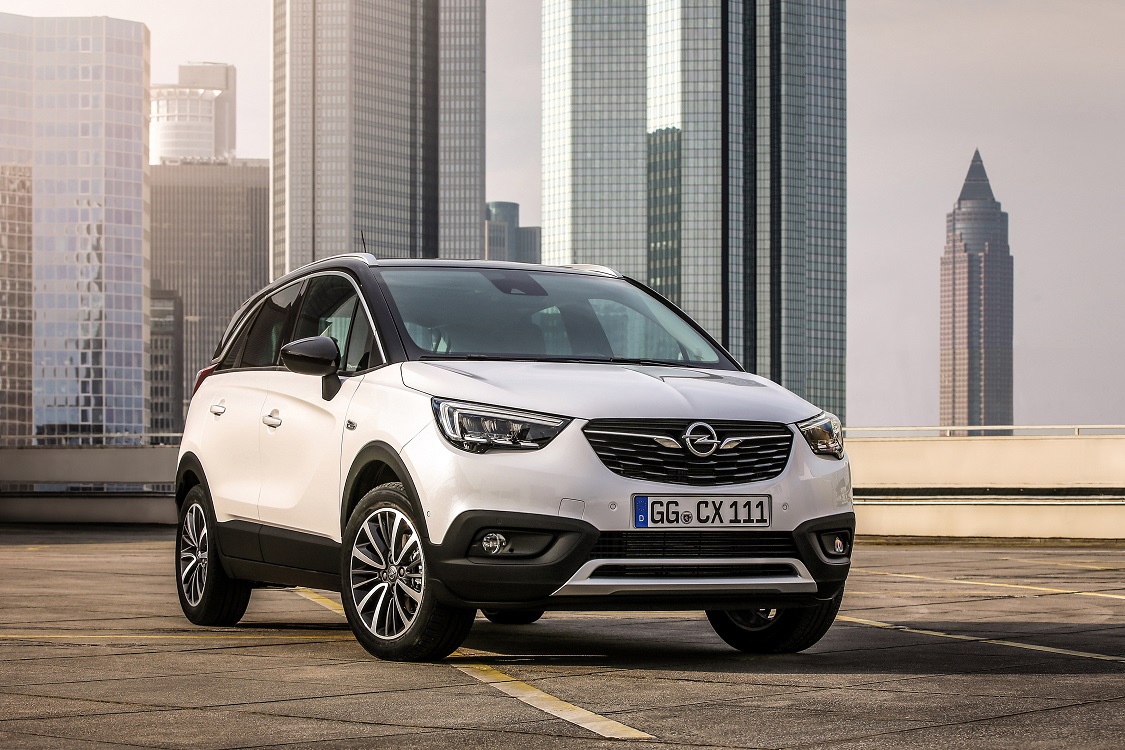 Opel heeft het motorenaanbod en de prijzen bekendgemaakt van de nieuwe Opel Crossland X. De vanafprijs blijft nipt onder de psychologische grens van 20.000 euro.