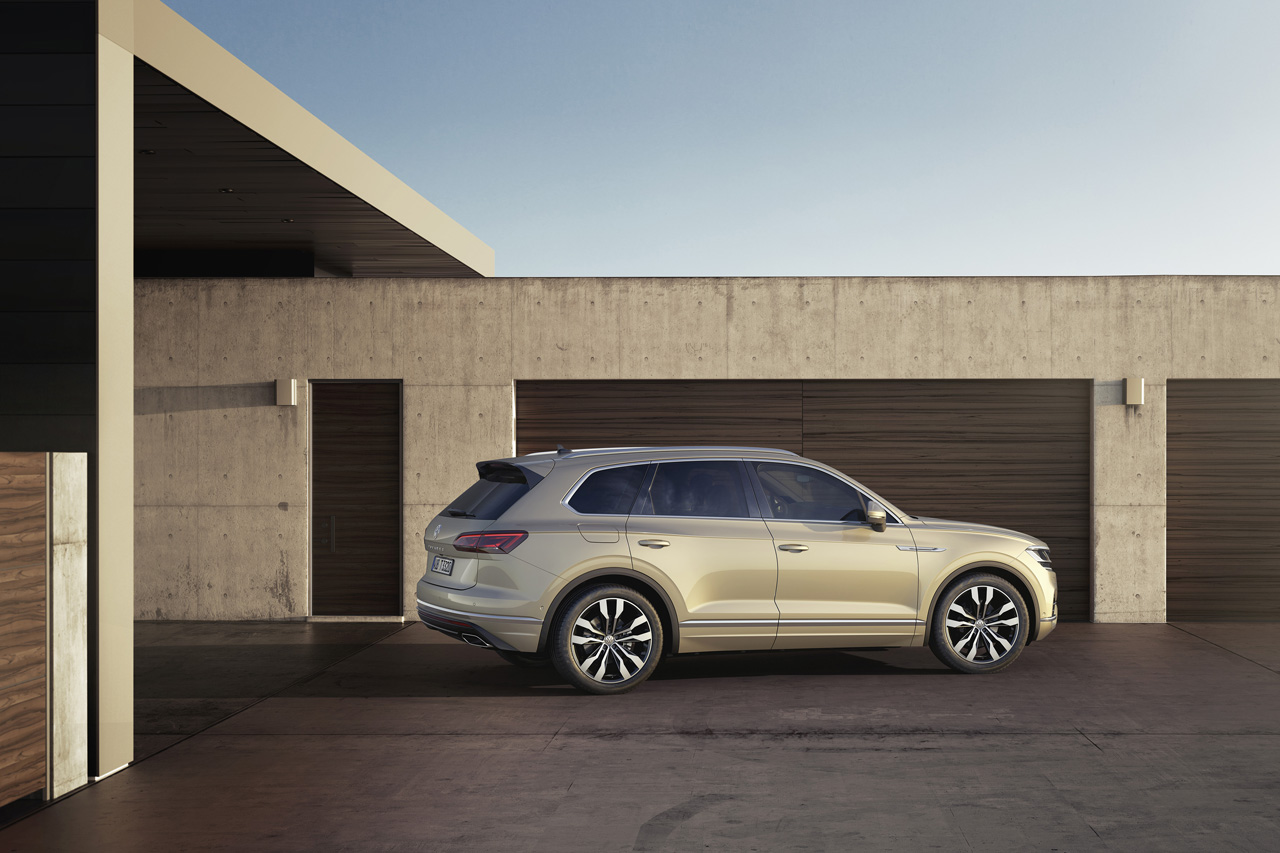 De vanafprijs van de nieuwe Volkswagen Touareg is net als de uitstraling van de auto zelf: stevig.