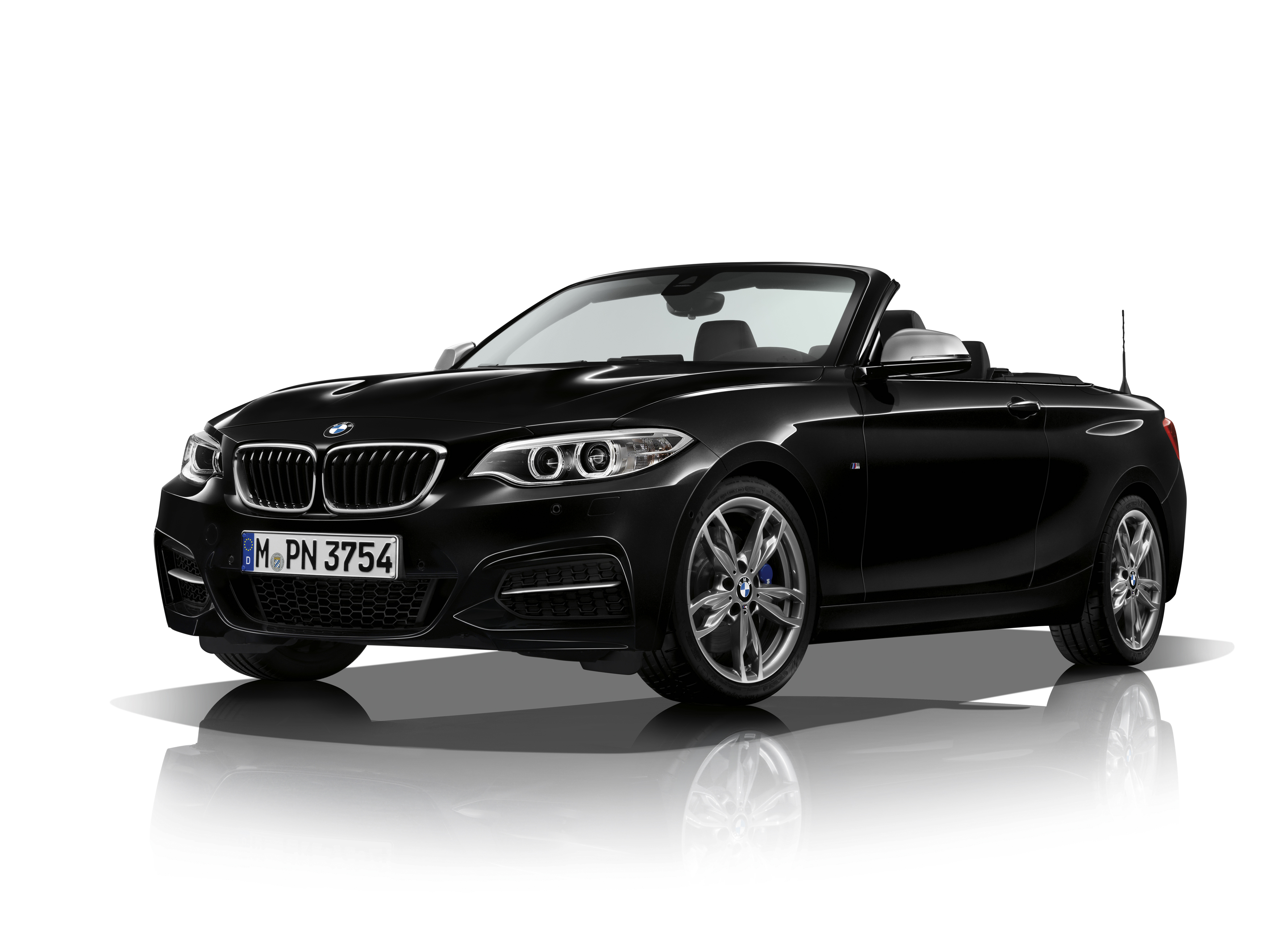 BMW vervangt M135i en M235i voor M140i en M240i met een nieuwe 340 pk sterke zescilindermotor.