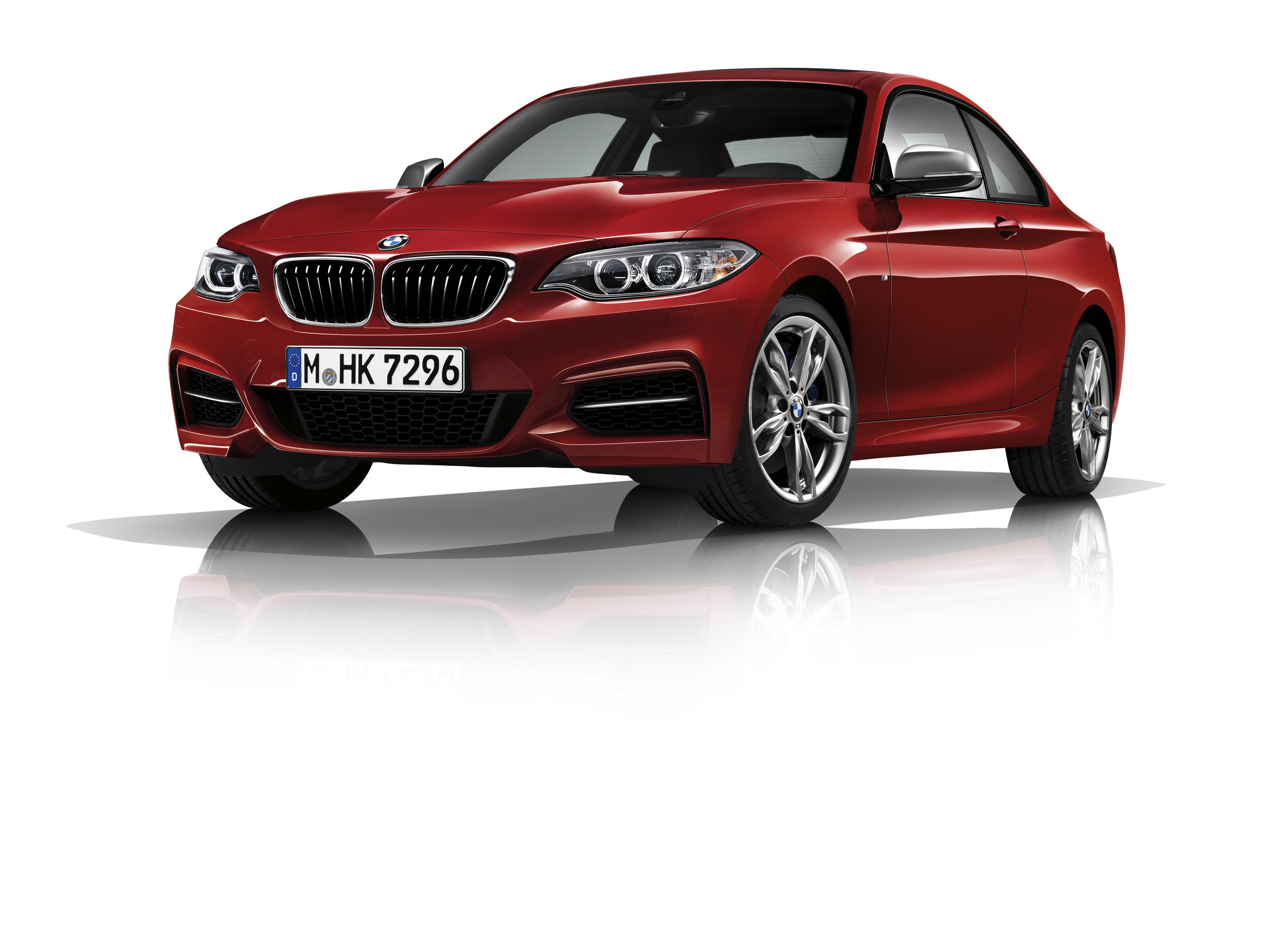 BMW vervangt M135i en M235i voor M140i en M240i met een nieuwe 340 pk sterke zescilindermotor.