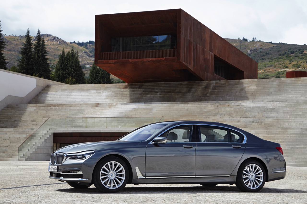 In 2016 introduceert BMW de 750d xDrive met een nieuwe 3.0 liter zescilinder diesel en vier turbo's. Deze B57 motor levert 400 pk en 760 Nm.