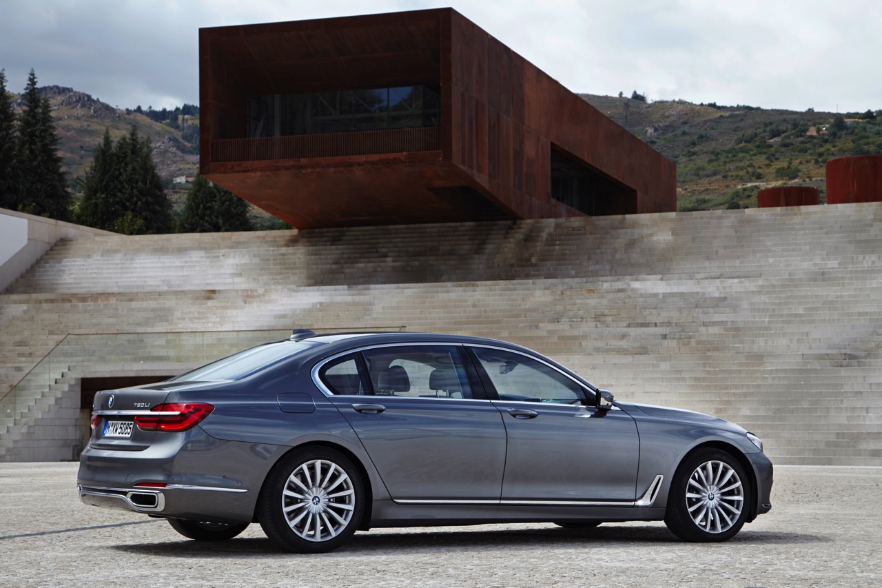 In 2016 introduceert BMW de 750d xDrive met een nieuwe 3.0 liter zescilinder diesel en vier turbo's. Deze B57 motor levert 400 pk en 760 Nm.