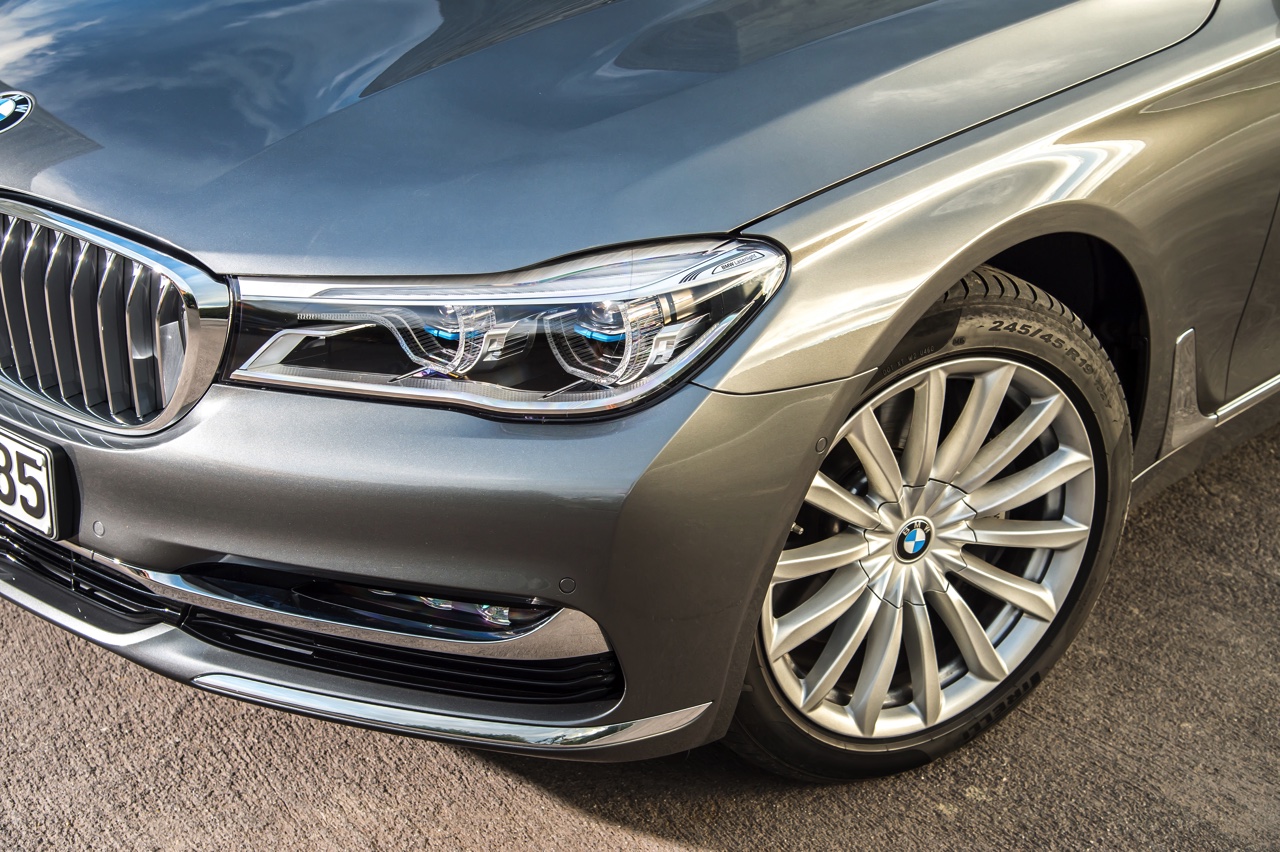 In 2016 introduceert BMW de 750d xDrive met een nieuwe 3.0 liter zescilinder diesel en vier turbo's. Deze B57 motor levert 400 pk en 760 Nm.