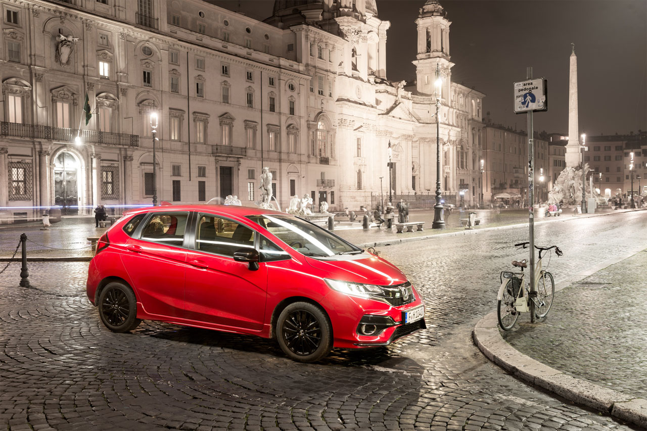 HOnda maakt de verbruikscijfers bekend van de nieuwe 1,6 liter diesel in de Civic en de 1.5 benzine in de Jazz.