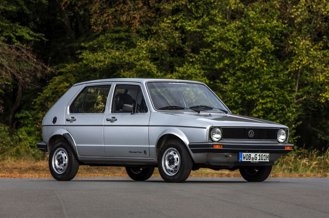 De Golf VII facelift is een feit! In 2017 krijgt de Golf 7 een opfriskuur met nieuwe uitrusting en andere motoren, maar de prijzen en verkoopstart vindt al plaats in 2016. Lees hier de details.