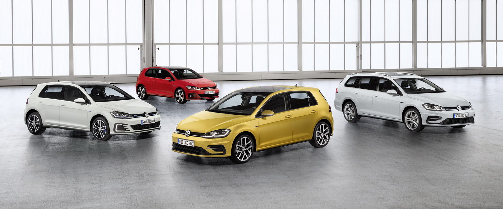 De Golf VII facelift is een feit! In 2017 krijgt de Golf 7 een opfriskuur met nieuwe uitrusting en andere motoren, maar de prijzen en verkoopstart vindt al plaats in 2016. Lees hier de details.