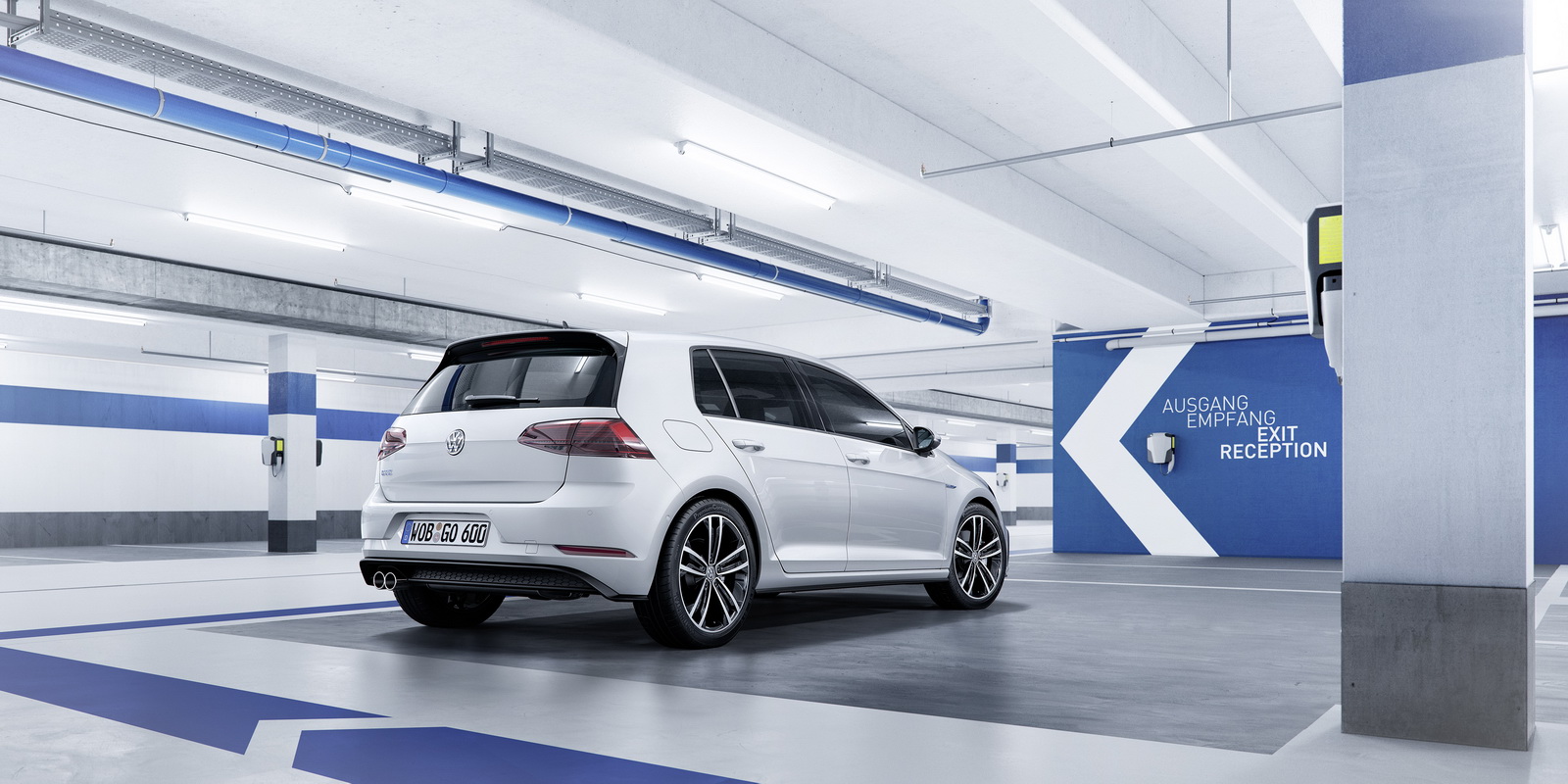 De Golf VII facelift is een feit! In 2017 krijgt de Golf 7 een opfriskuur met nieuwe uitrusting en andere motoren, maar de prijzen en verkoopstart vindt al plaats in 2016. Lees hier de details.