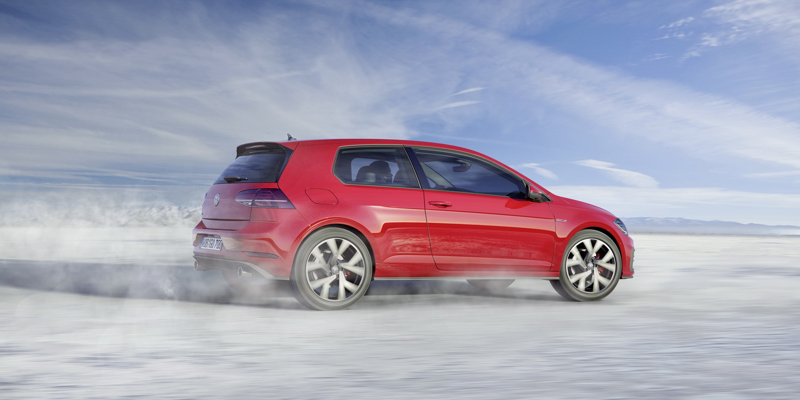 De Golf VII facelift is een feit! In 2017 krijgt de Golf 7 een opfriskuur met nieuwe uitrusting en andere motoren, maar de prijzen en verkoopstart vindt al plaats in 2016. Lees hier de details.