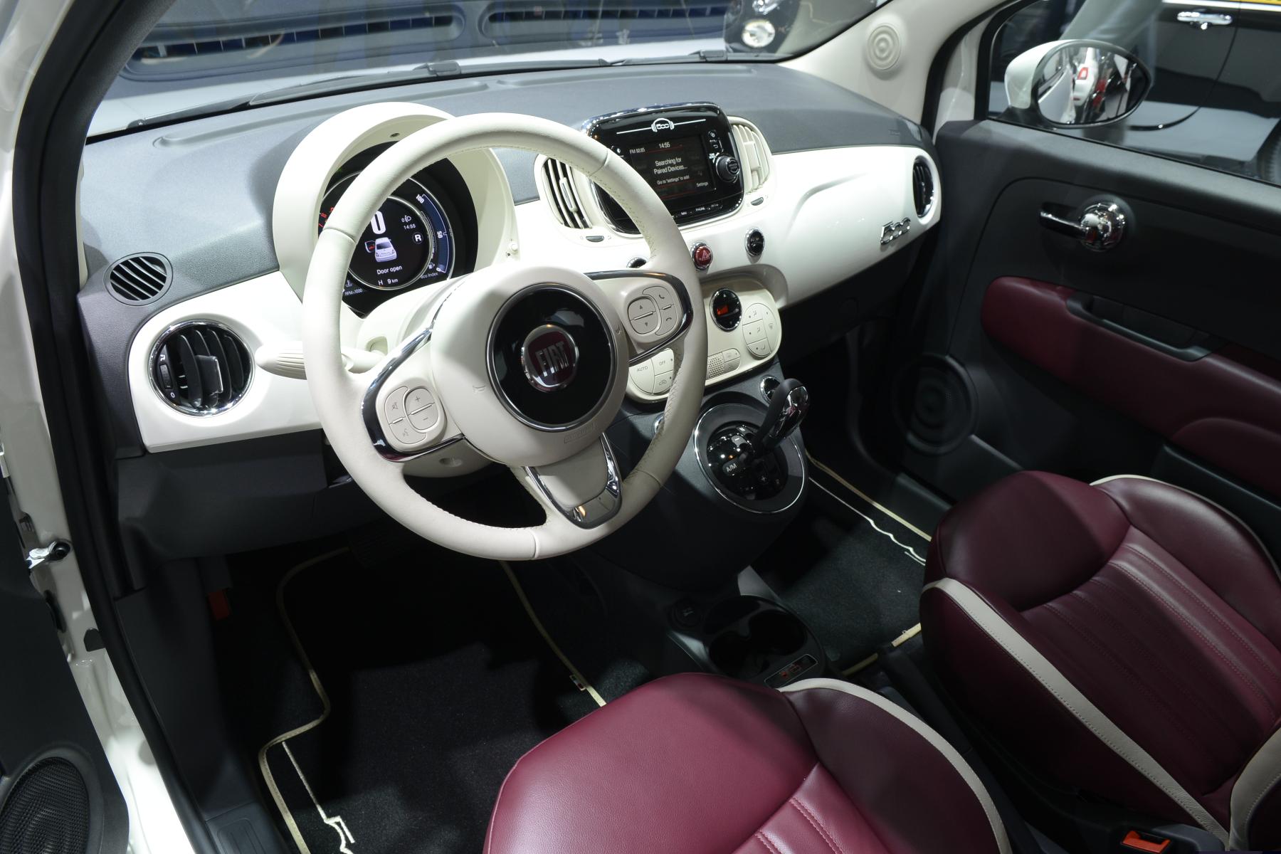 Abarth 595 en Fiat 500 facelift pakken uit in geuren en kleuren op de IAA Frankfurt.