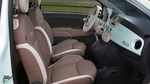 Update MY 2014 voor Fiat 500 met TwinAir 100 motor en TFT-instrumentarium een feit vanaf april.