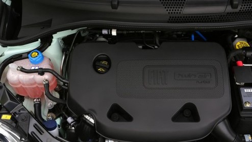 Update MY 2014 voor Fiat 500 met TwinAir 100 motor en TFT-instrumentarium een feit vanaf april.