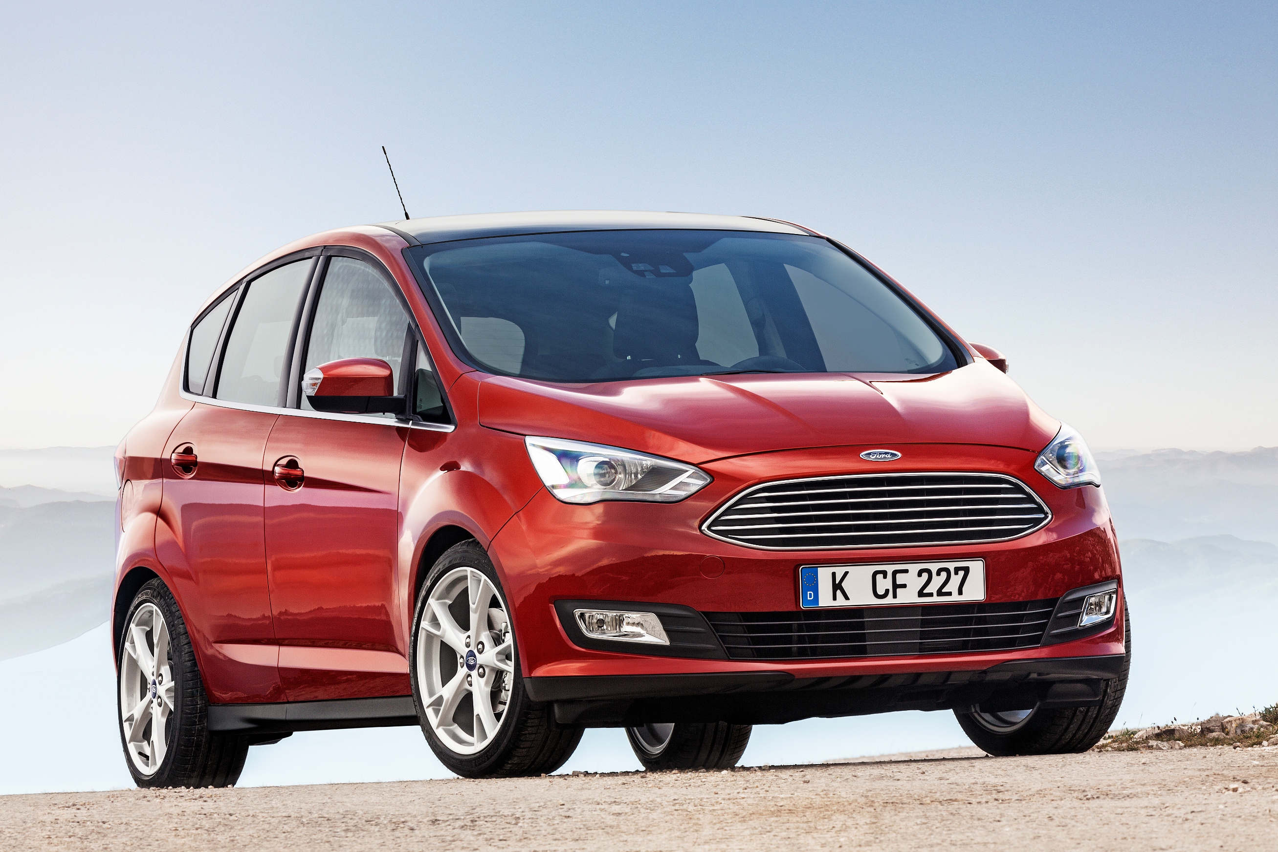 Facelift Ford C-MAX en Grand C-MAX modellen staan vanaf juni 2015 in de showroom. Prijzen beginnen bij 21.495 euro.