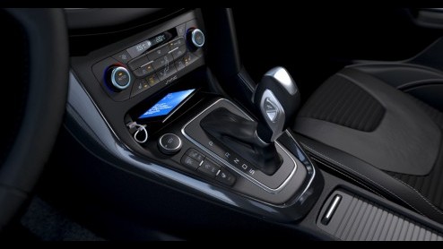 Ford Focus facelift 2014 is een feit. Ford vernieuwde de Focus en gaf de auto een vernieuwd interieur, nieuwe motoren, meer luxe en nieuwe veiligheidssystemen.