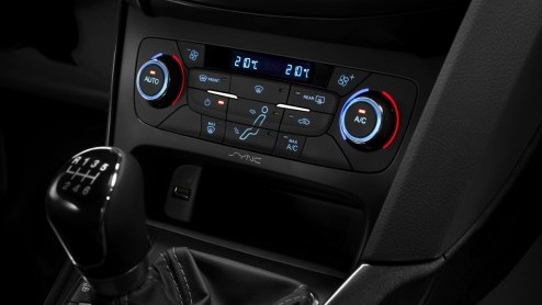 Ford Focus facelift 2014 is een feit. Ford vernieuwde de Focus en gaf de auto een vernieuwd interieur, nieuwe motoren, meer luxe en nieuwe veiligheidssystemen.
