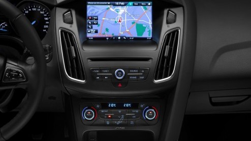 Ford Focus facelift 2014 is een feit. Ford vernieuwde de Focus en gaf de auto een vernieuwd interieur, nieuwe motoren, meer luxe en nieuwe veiligheidssystemen.