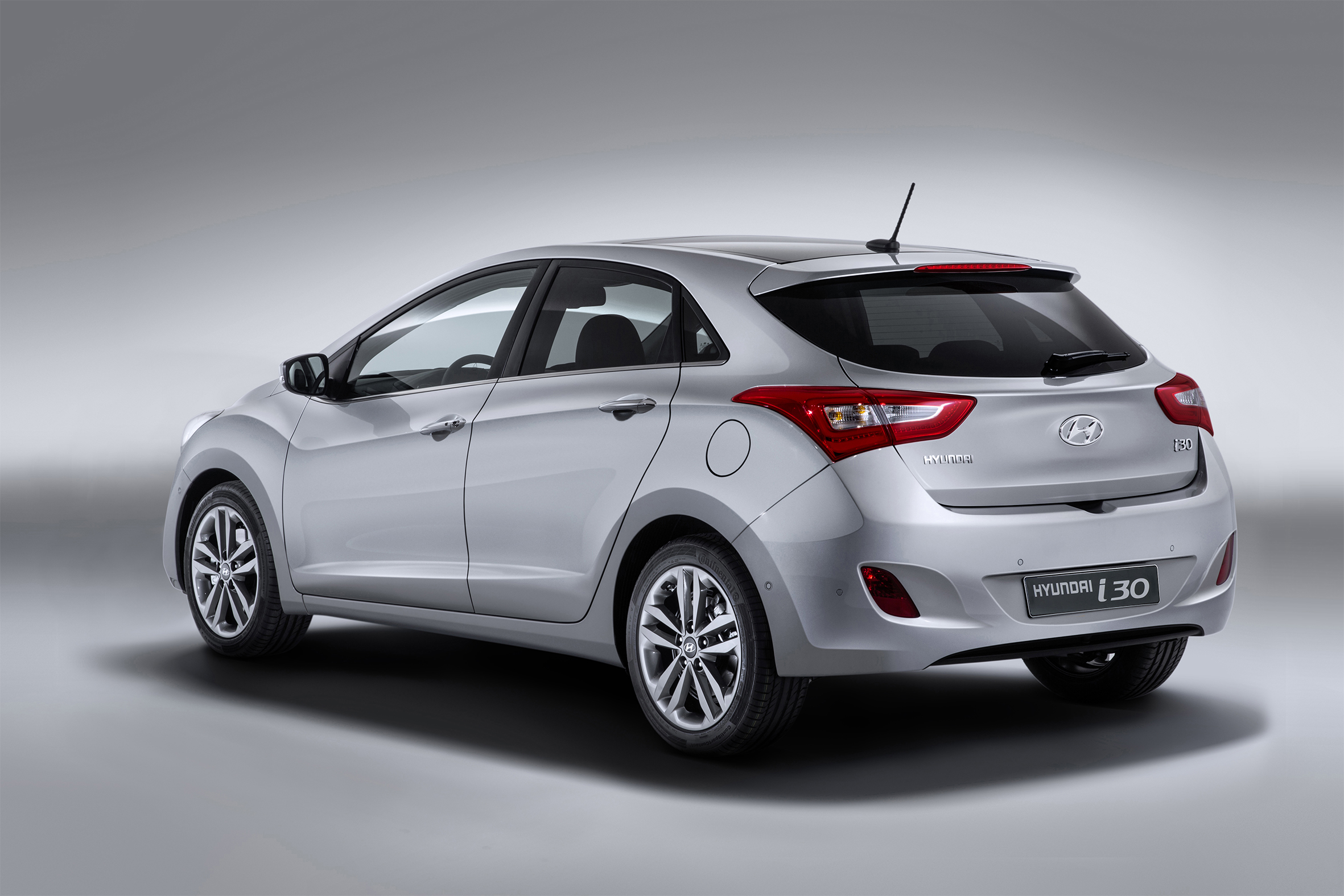 Hyundai i30 facelift naar Nederland als vijfdeurs en Wagon, als eerste met de 1.6 CRDi dieselmotor die 136 pk levert.
