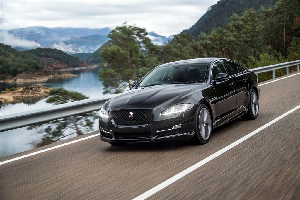 De Jaguar XJ facelift werd medio 2015 voorgesteld. Inmiddels weten we de prijzen en de uitvoeringen, voordat het model in januari 2016 de dealers aan doet.