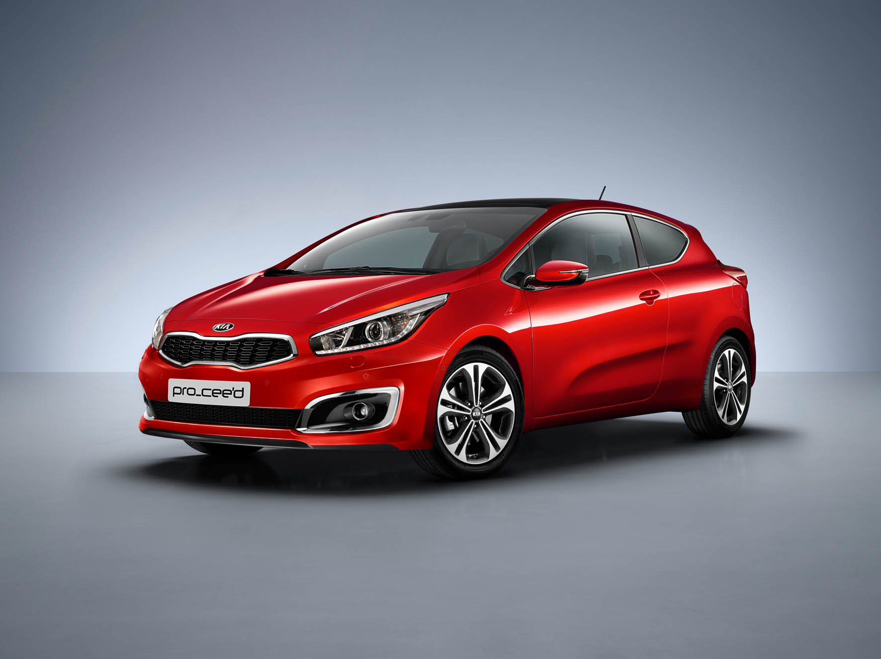 De vernieuwde Kia cee'd staat nu in de showroom en komt in september op de markt als GT-Line en 1.0 T-GDI.