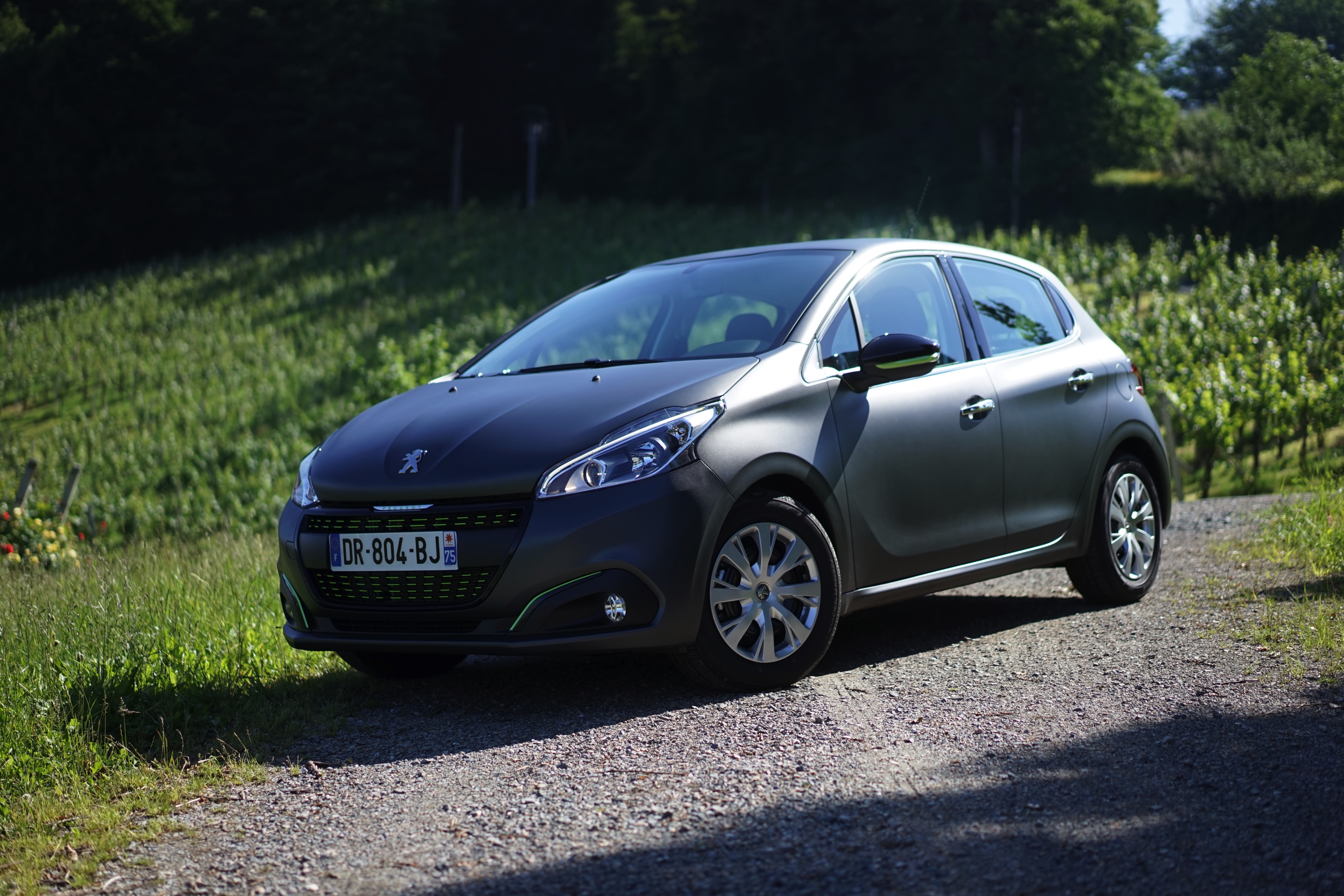Uiterlijk zijn de verschillen minimaal, maar toch is de Peugeot 208 een leukere auto dan dat hij was, ontdekten we in Oostenrijk. Autotest!