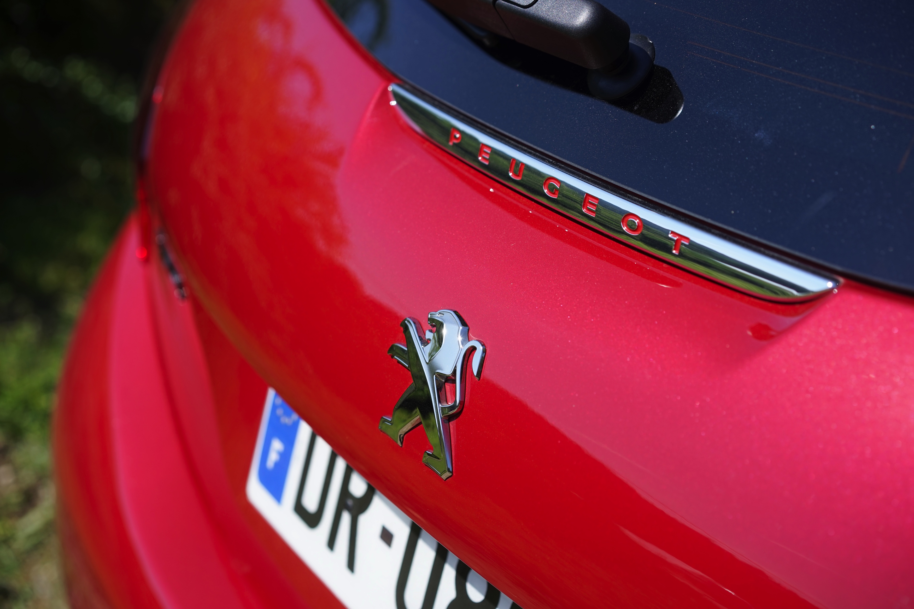 Uiterlijk zijn de verschillen minimaal, maar toch is de Peugeot 208 een leukere auto dan dat hij was, ontdekten we in Oostenrijk. Autotest!