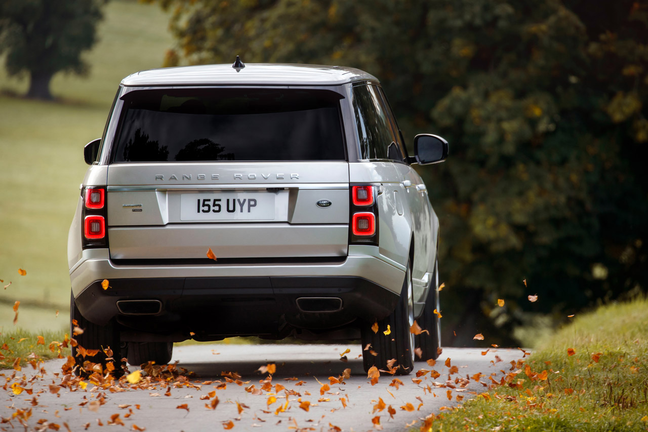 Range Rover facelift zijn grootste model en brengt dit type nu ook als plug-in hybrid.