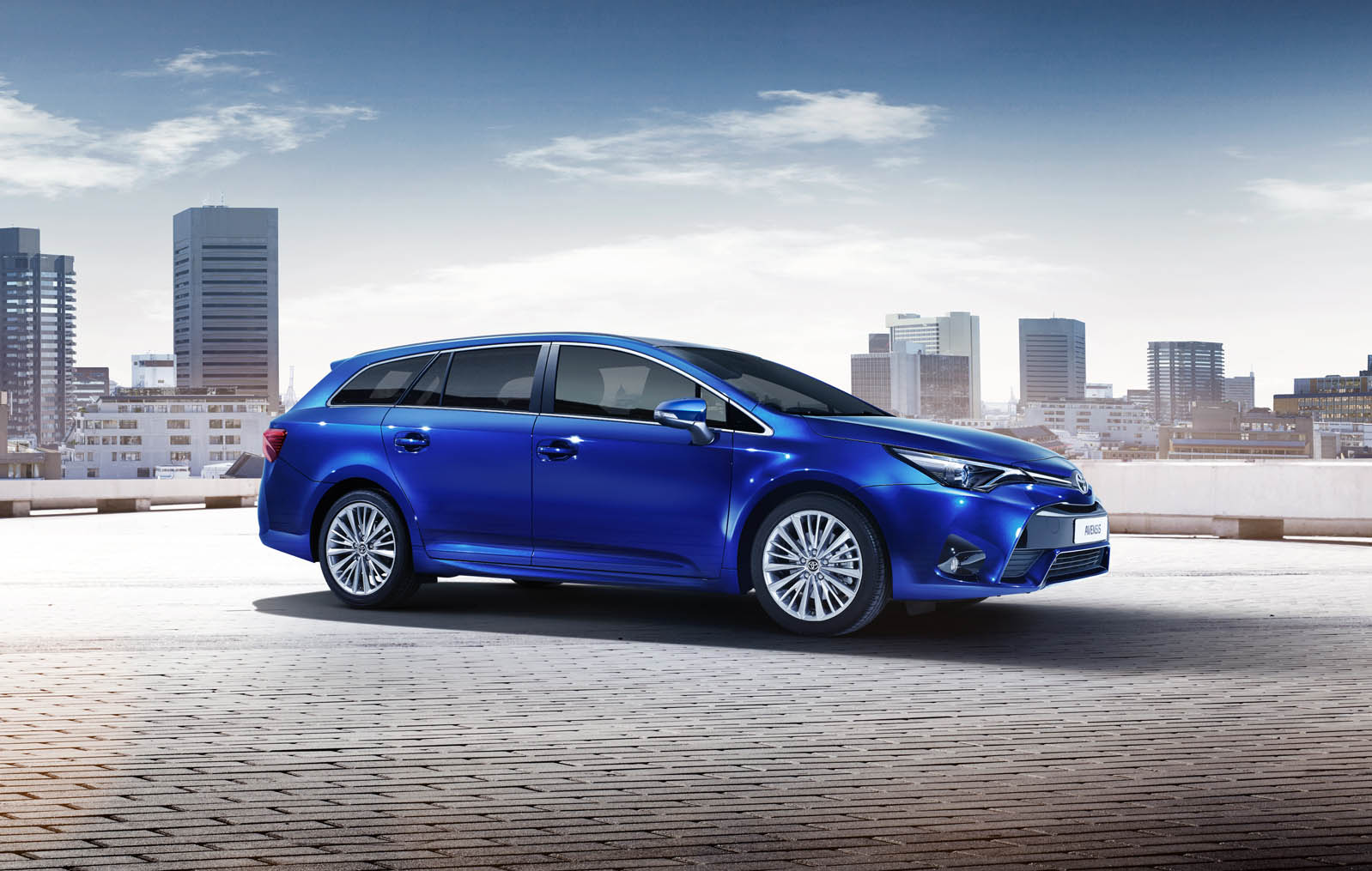 Toyota heeft de vanafprijzen van de vernieuwde Toyota Avensis met 1.6 D-4D dieselmotor bekend gemaakt. Hij is er vanaf 28.995 euro en komt met 20% bijtelling, voor de zakelijk rijder als Lease Pro.