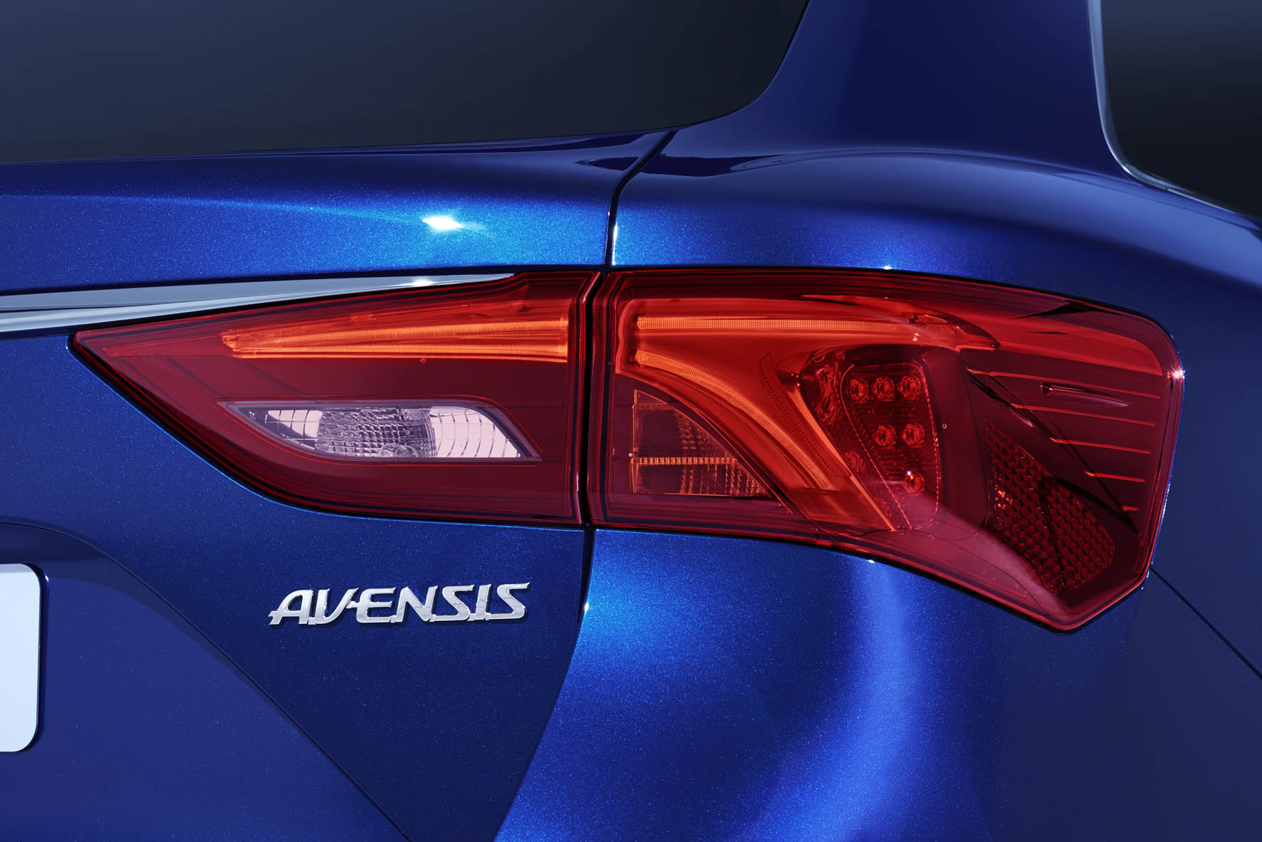 Toyota heeft de vanafprijzen van de vernieuwde Toyota Avensis met 1.6 D-4D dieselmotor bekend gemaakt. Hij is er vanaf 28.995 euro en komt met 20% bijtelling, voor de zakelijk rijder als Lease Pro.