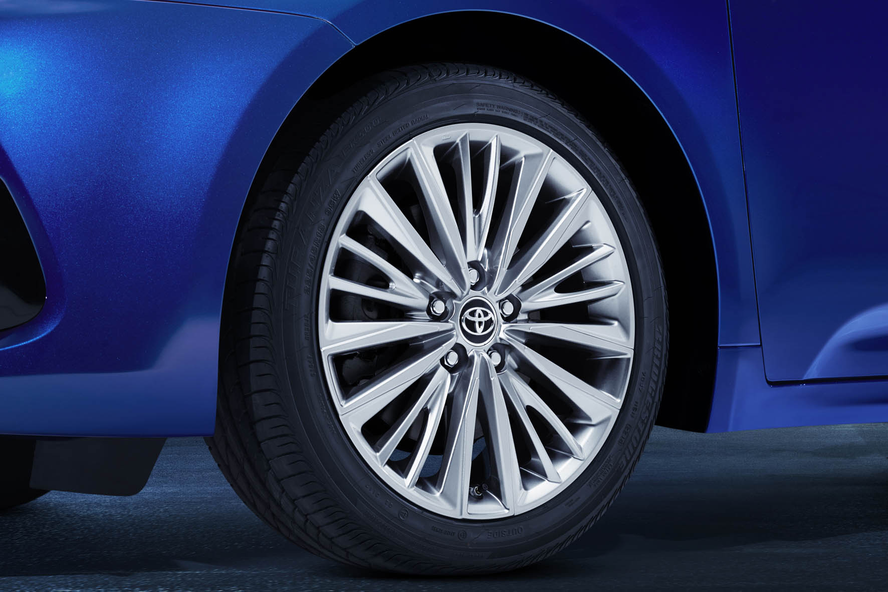 Toyota heeft de vanafprijzen van de vernieuwde Toyota Avensis met 1.6 D-4D dieselmotor bekend gemaakt. Hij is er vanaf 28.995 euro en komt met 20% bijtelling, voor de zakelijk rijder als Lease Pro.