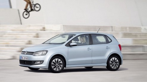 Langzaam maar zeker krijgen we meer informatie over de vernieuwde Volkswagen Polo. Inmiddels zijn de Polo BlueGT en CrossPolo ook geen geheim meer en komt de Polo BlueMotion als TSI en TDI te koop.