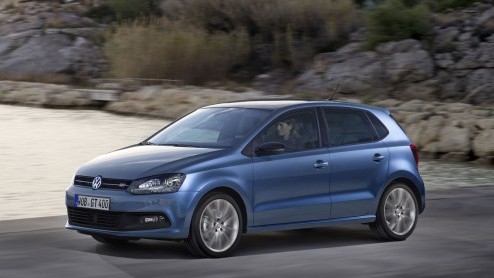 Langzaam maar zeker krijgen we meer informatie over de vernieuwde Volkswagen Polo. Inmiddels zijn de Polo BlueGT en CrossPolo ook geen geheim meer en komt de Polo BlueMotion als TSI en TDI te koop.