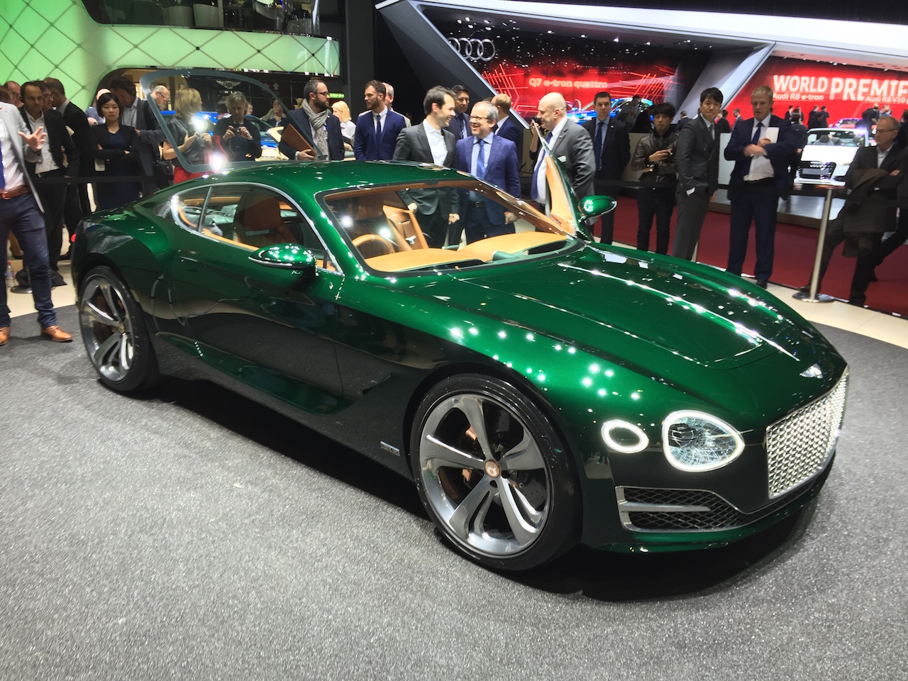 Met de Bentley EXP 10 Speed 6 laat het merk zien dat een kleinere sportwagen ook bij Bentley zou passen. Mogelijk gaat studiemodel in productie.