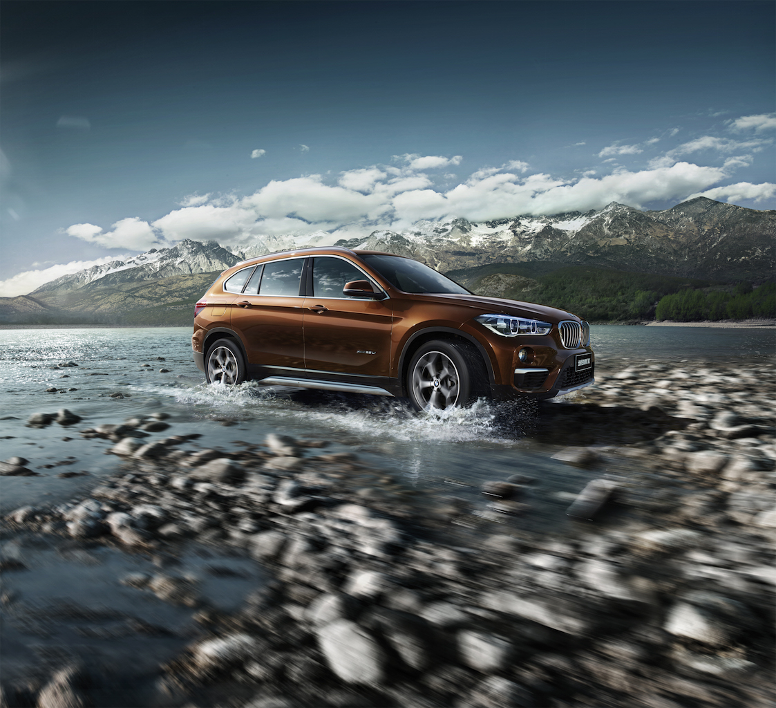 Mercedes, BMW, Audi en Mazda presenteren allemaal modellen die exclusief voor de markt in China zijn bedoeld. Zodoende blijven de A4L, E-Klasse Lang, BMW X1L en Mazda CX-4 bestemd voor de Chinezen.