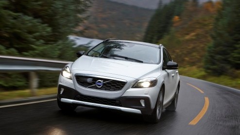 Volvo V40 T5 Cross Country krijgt 2.0 liter viercilinder DRIVE-E turbomotor in plaats van de 2.5 liter vijfcilinder.