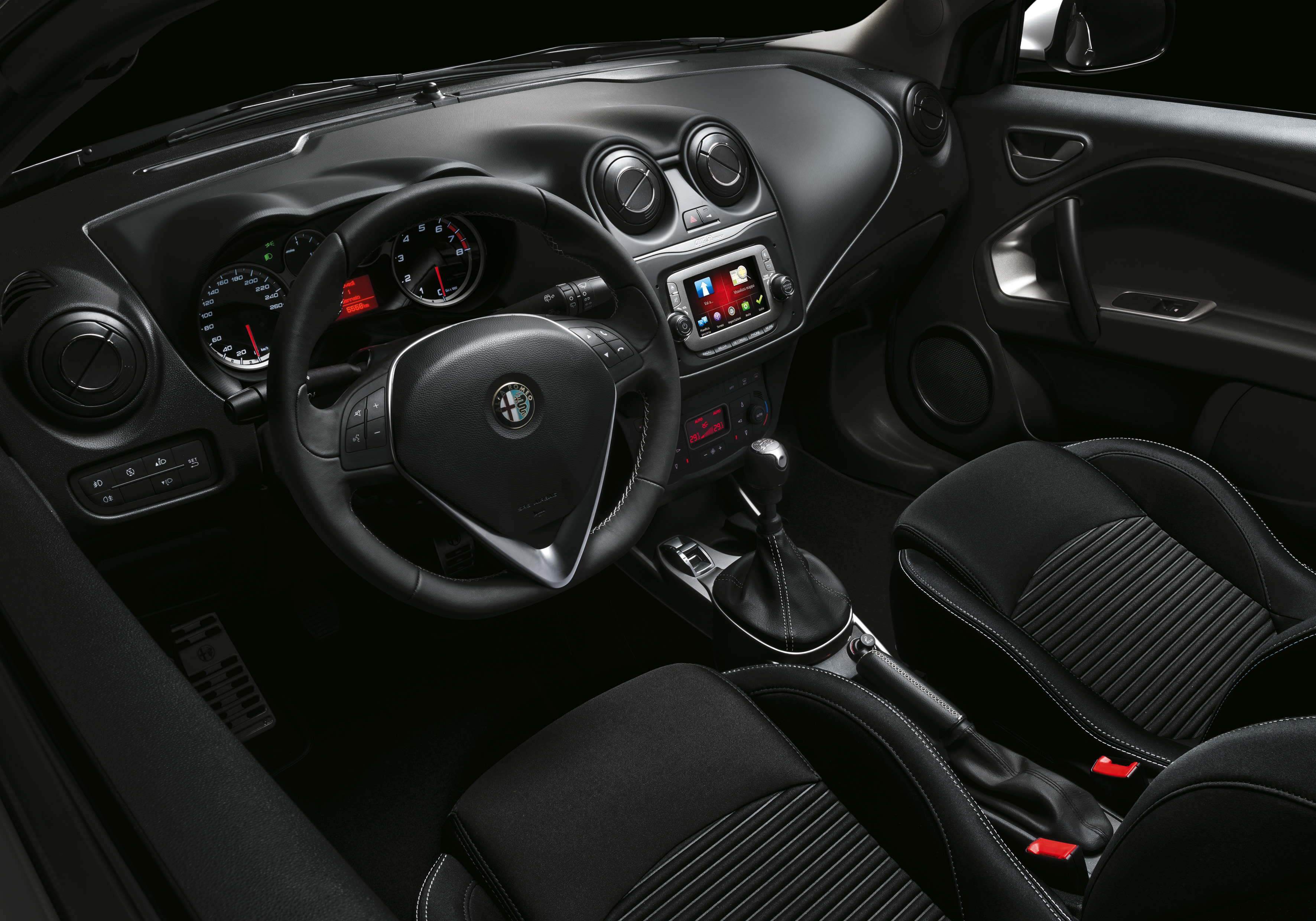 Alfa MiTo LPG als Junior in 1.4 Turbo 120 Bi-fuel uitvoering met affabriek autogasinstallatie en sportieve uitrusting.