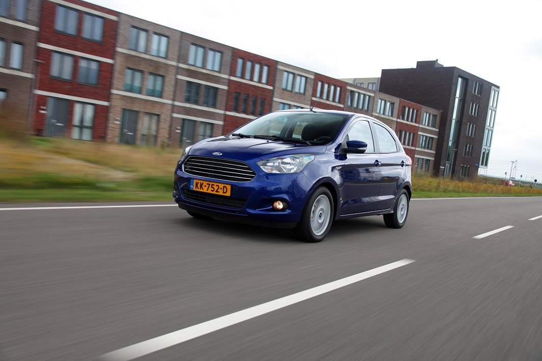 AutoVandaag deed een rijtest met de nieuwe Ford Ka+ Trend Ultimate 85 pk. De auto vormt een budgetmodel onder de even grote Fiesta. Voegt dat wat toe?