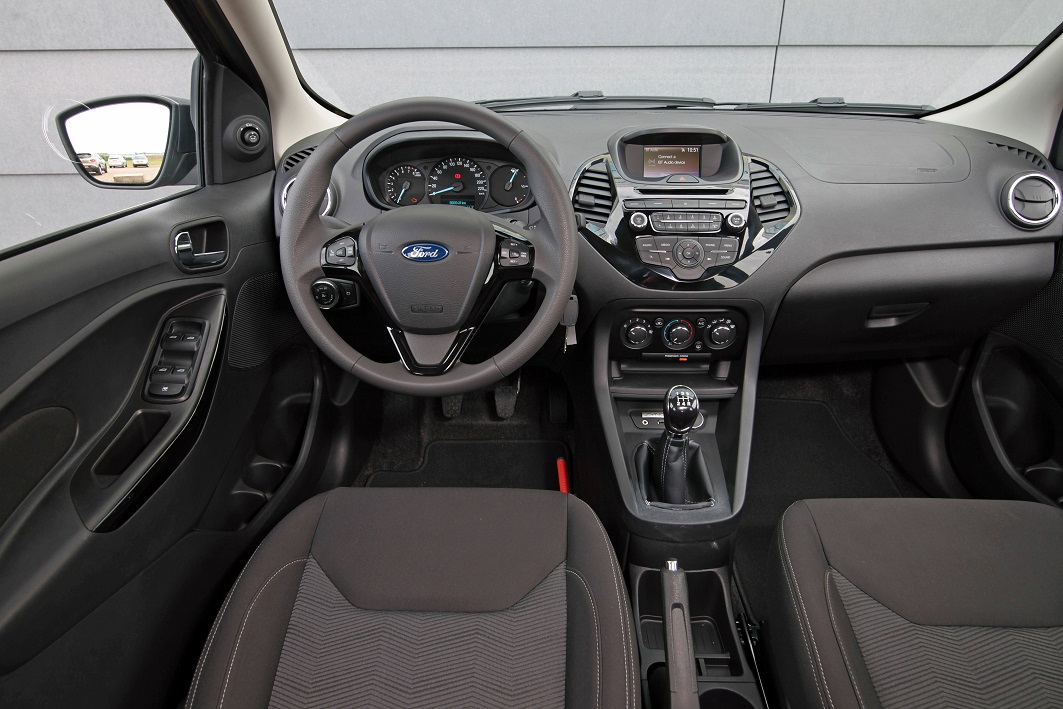 AutoVandaag deed een rijtest met de nieuwe Ford Ka+ Trend Ultimate 85 pk. De auto vormt een budgetmodel onder de even grote Fiesta. Voegt dat wat toe?
