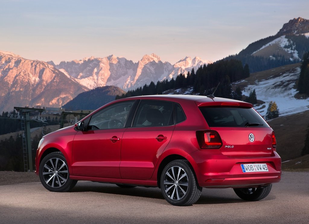 De huidige Volkswagen Polo gaat inmiddels grofweg acht jaar mee, dus VW acht het tijd voor een nieuwe. De volgende generatie Polo schijnt een stuk dynamischer te gaan worden.
